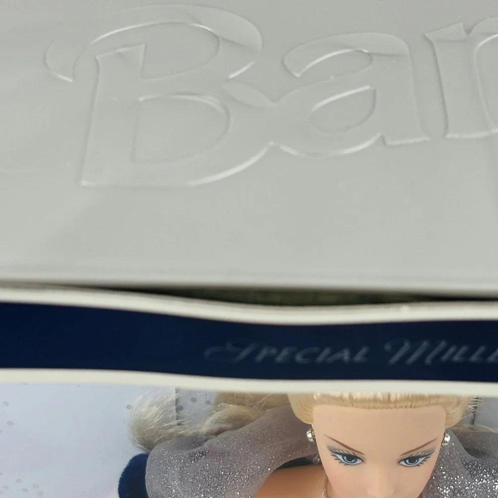 Barbie Millennium‎ Princess 2000 Special Edition Mattel 24154 Blue Velvet Dress
